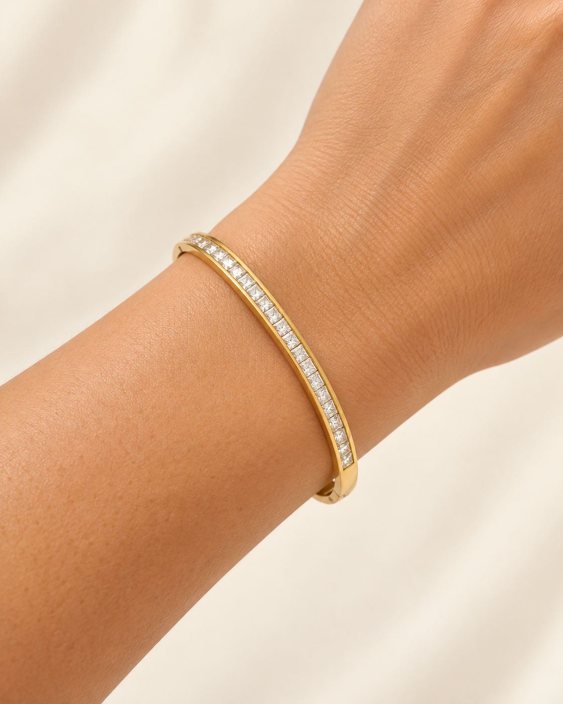 Brazalete Elegante – Dorado