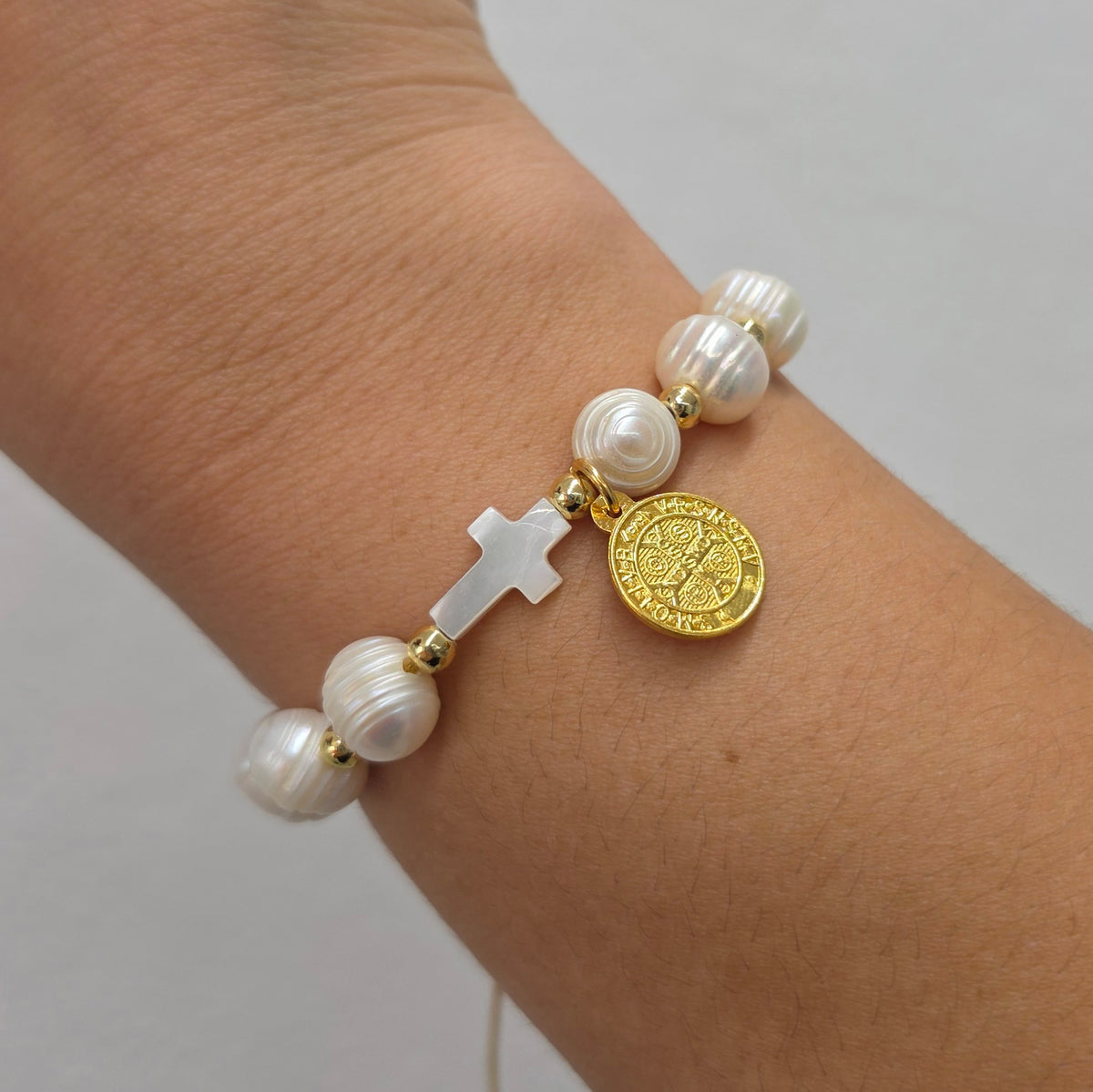 Pulsera Faith Pearl Ajustable